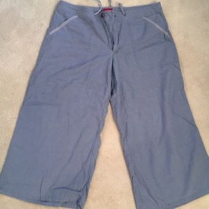 Blue linen flare capris.